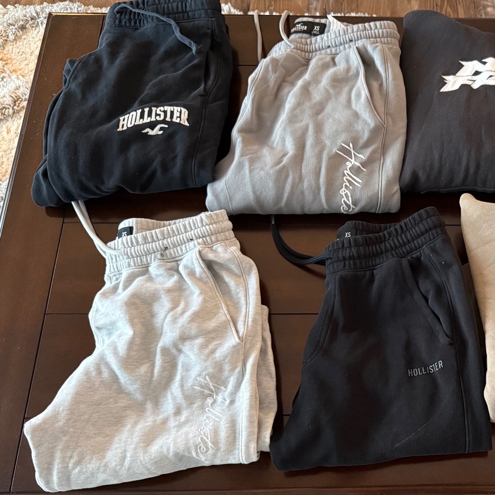 Hollister joggers